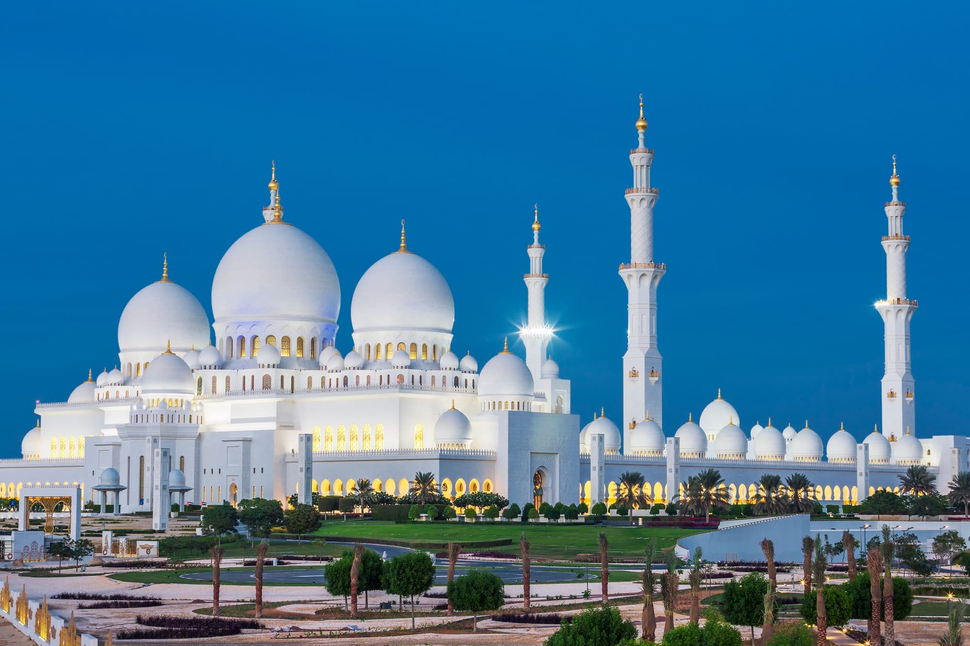 1-week Dubai Holiday background
